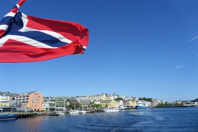 How long does it take to learn Norwegian - Picture of a norwegian fast ferry